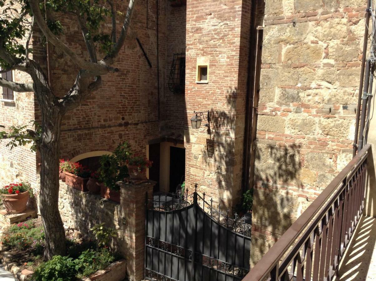 Luxury Apartment Piazza Grande Montepulciano Bagian luar foto