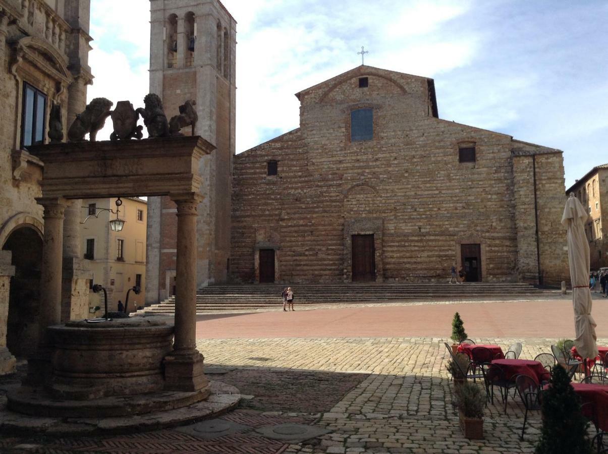 Luxury Apartment Piazza Grande Montepulciano Bagian luar foto